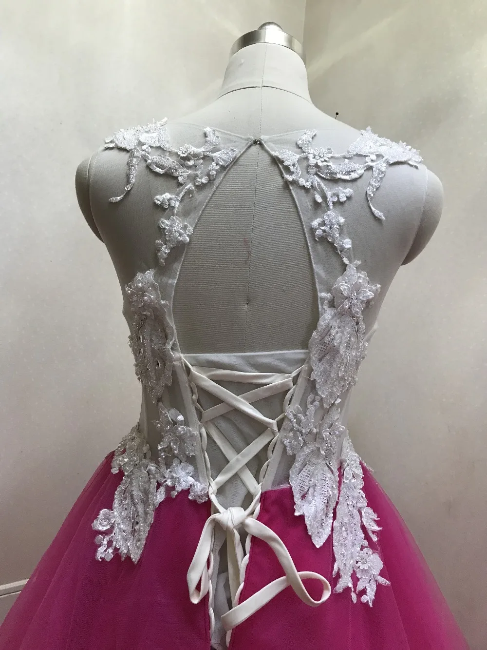 

AOLANES 100% Real Photos Lace 3d Flowers Spring Collection 2017 Rose Red Ball Gown Prom Dresses Romantic Long Sleeves Prom Gowns