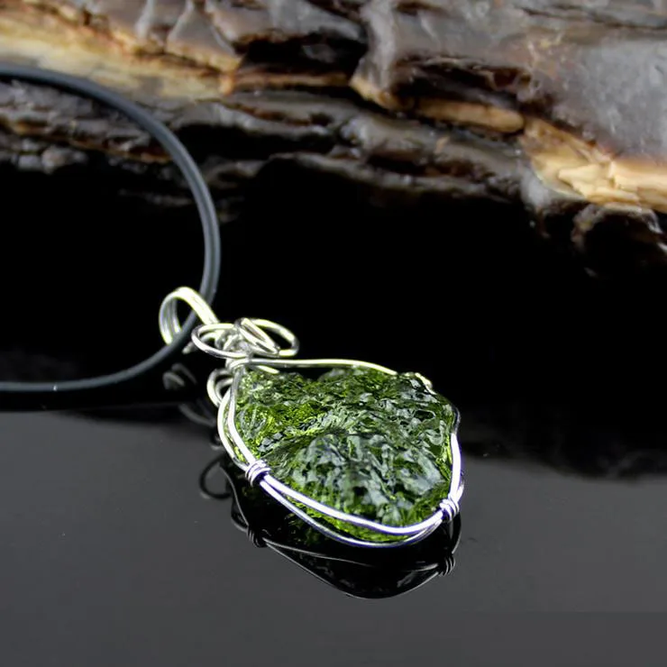 

Горячая Распродажа Модные A +++ 100% натуральные зеленые аэролиты Moldavite чешский хрустальный камень метеорит Подвеска 925 серебро ожерелье с поло...