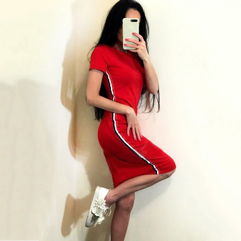 Повседневное облегающее платье карандаш с коротким рукавом и круглым вырезом