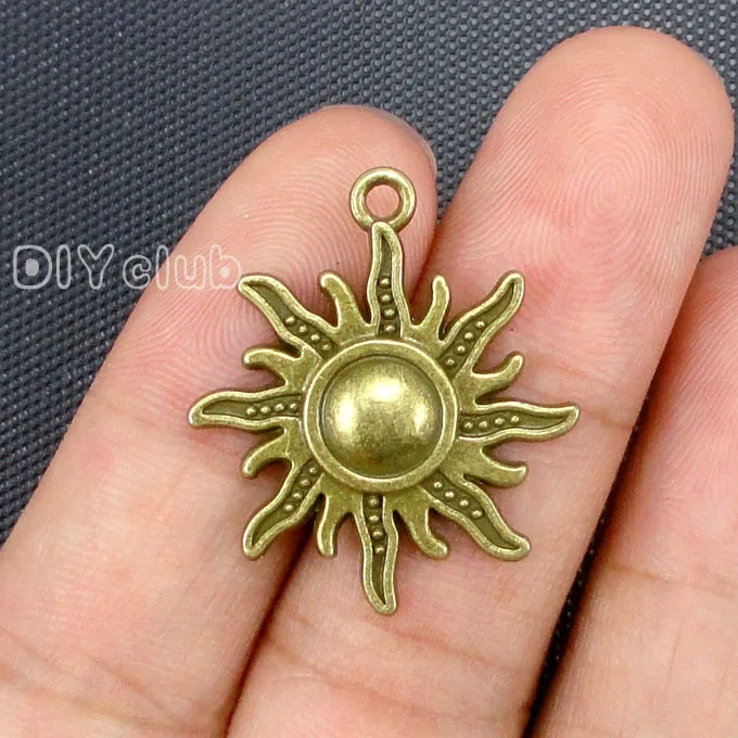 

60pcs- Antique Bronze with Beautiful Detail Sun Charms pendants 28x24mm