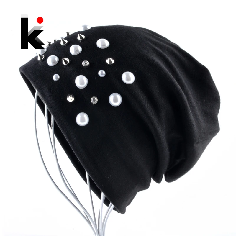 шапка женская модная с жемчугом и заклепками весенне осенняя однотонная бини со