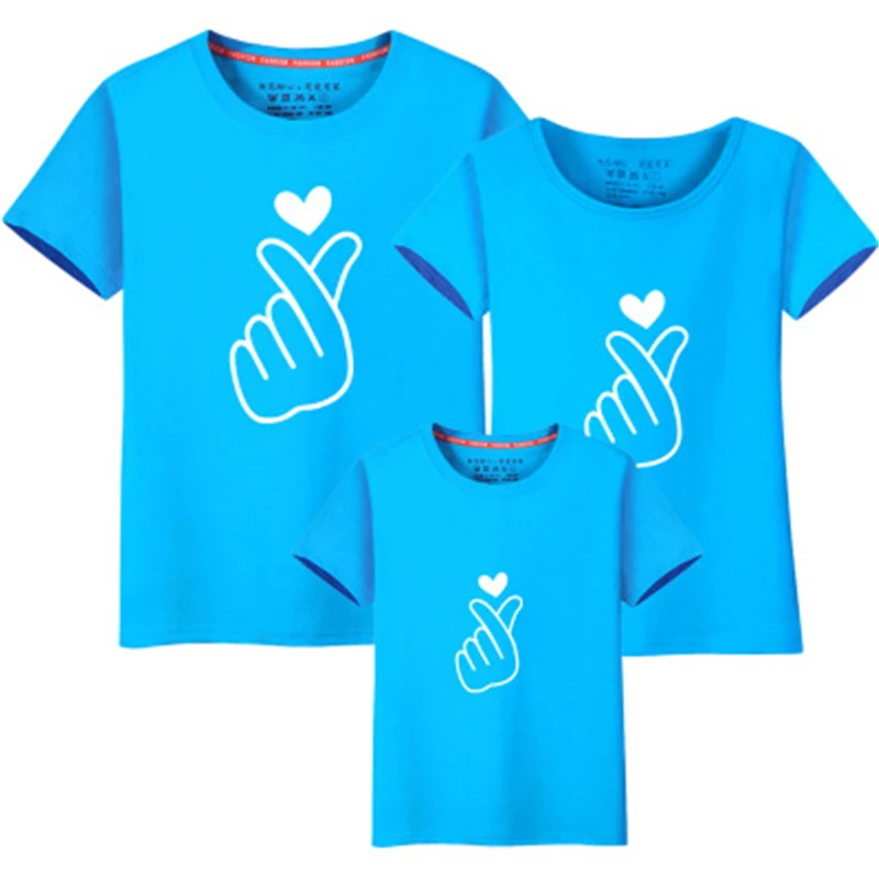 Одинаковая одежда для всей семьи папы мамы сына и дочки футболка новая мама папа