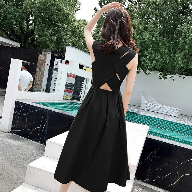 Женское летнее сексуальное длинное платье с открытой спиной и расклешенной