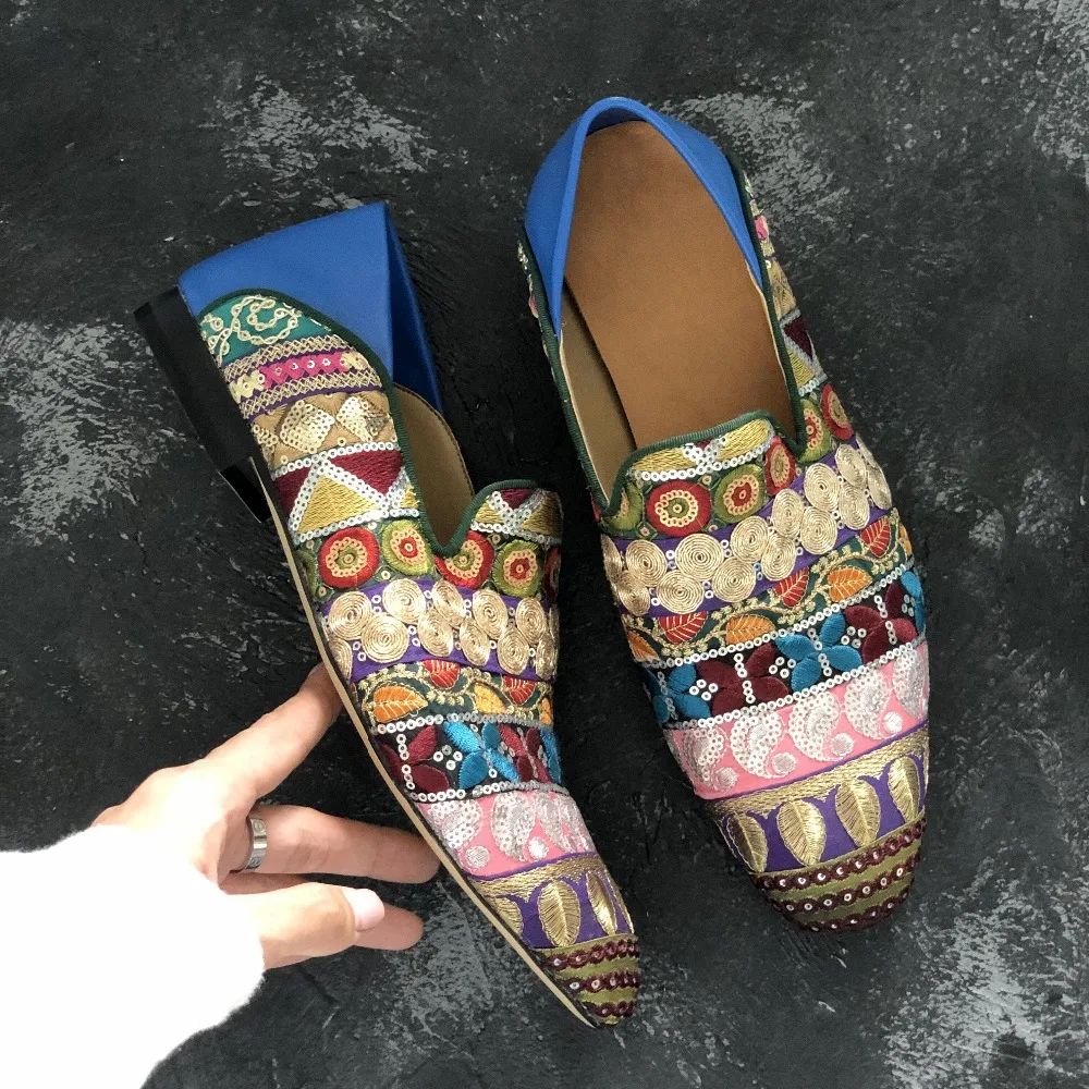 

Мужские модельные туфли из жаккардового хлопка с этническим принтом; слипоны на плоской подошве; Модные цветные мужские Вышитые Мокасины з...