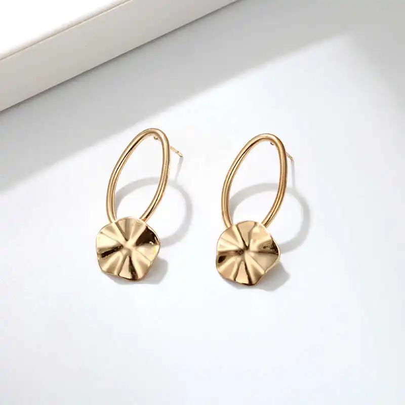 Серьги в цветочек Корейском стиле золотого и серебряного цвета новые модные