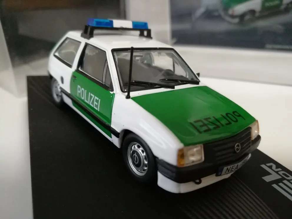 I XO 1:43 Opel Corsa A 1982-1993 сплав модель автомобиля литья под давлением металлические игрушки подарок на день рождения для детей мальчик