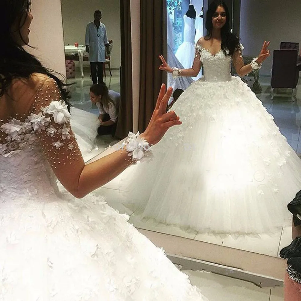 

2019 spring summer romantic luxury flowers Pearls Lace Wedding Dress Vintage Plus Size Ball Gowns Vestido De Noiva