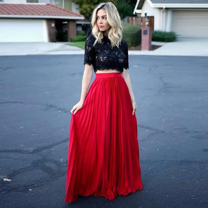 Красная юбка плиссе с чем носить