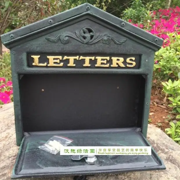 Чугунный почтовый ящик темно зеленый настенный металлический с буквами садовый