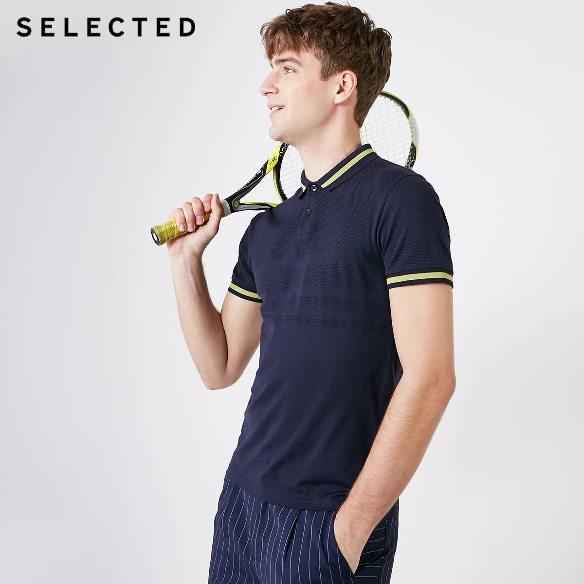 Мужская приталенная рубашка в полоску с отложным воротником и короткими