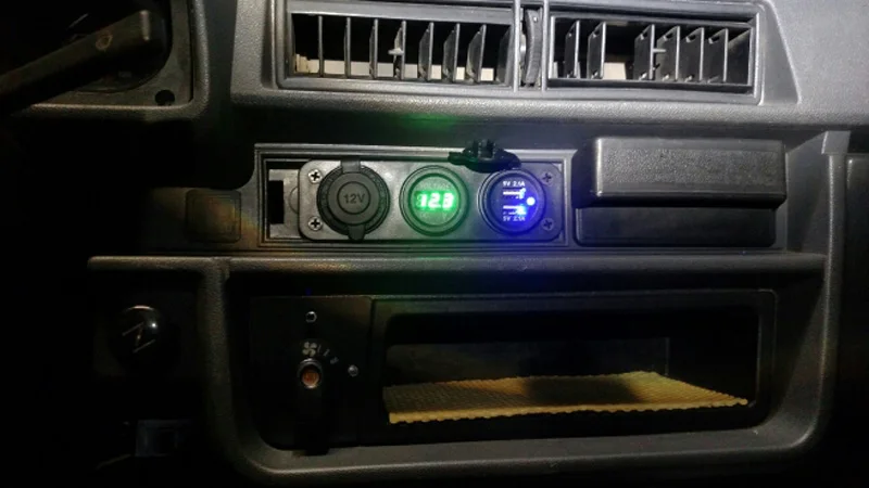 Автомобильное зарядное устройство с двумя USB разъемами для мотоцикла, 2 usb-адаптера+ 12 В/24 В, гнездо для прикуривателя, светодиодный+ Цифровой вольтметр, зарядное устройство 3,1 а/4,2 А