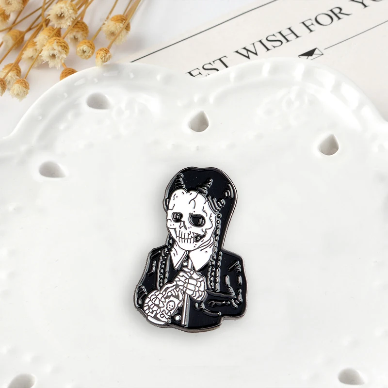 Панк семейная булавка Addams Inspired среда Addams эмалированная булавка мы носим черный скелет Заколка Для панка готические ювелирные изделия