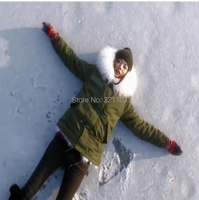 Белая женская парка с воротником Mrs из натурального меха зимняя куртка