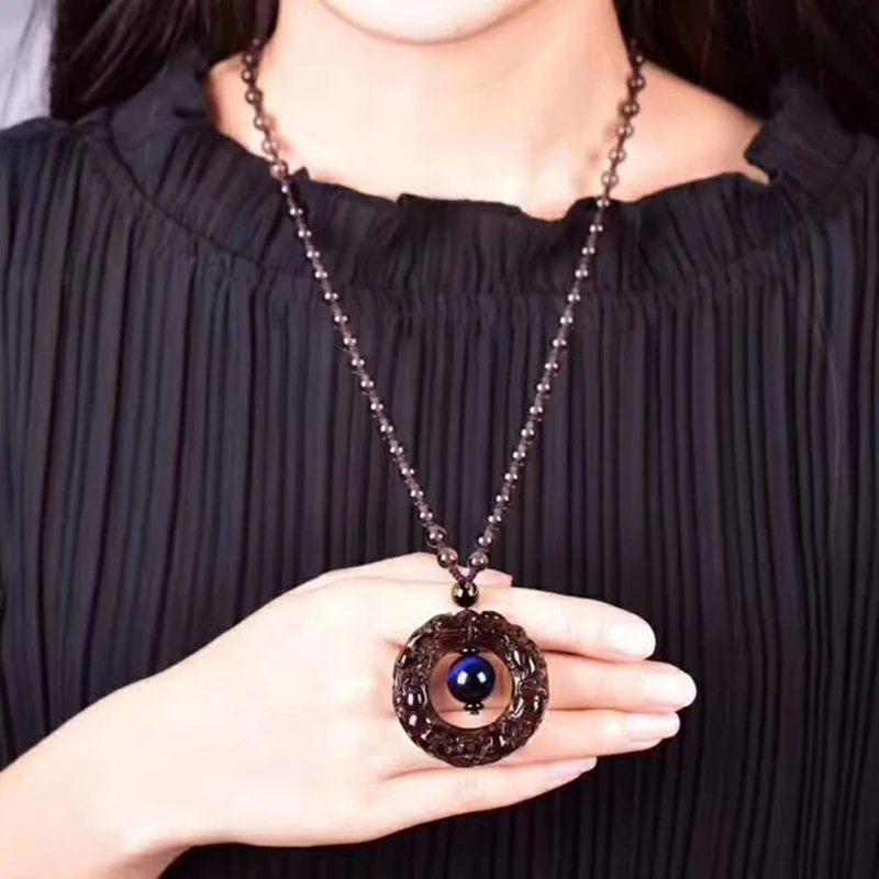 Подвеска амулет с голубым тигровым глазом браслет резьбой под лед колье