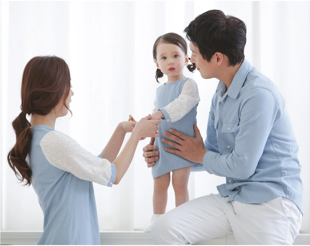 2017 г. Платья для мамы и дочки Модная Джинсовая рубашка папы маленьких девочек