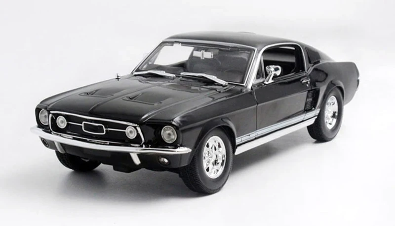 Детская Модель автомобиля игрушки 1/18 масштаб 1967 GTA Fastback мышечные модели черный/зеленый детские подарки для мальчиков коллекции