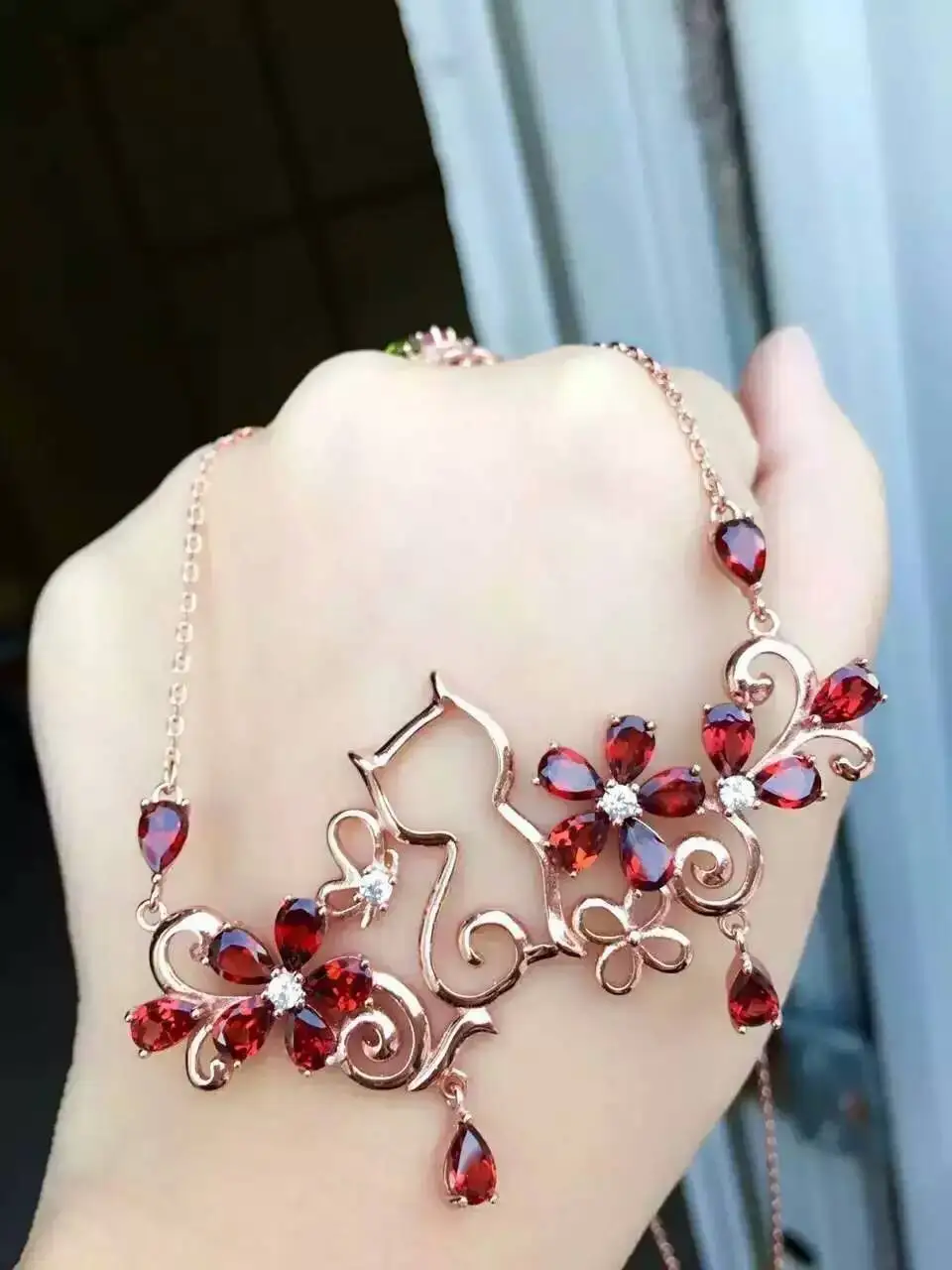 

Natural red garnet Necklace natural gemstone Pendant Necklace S925 silver trendy Elegant personality garden Cat women Jewelry
