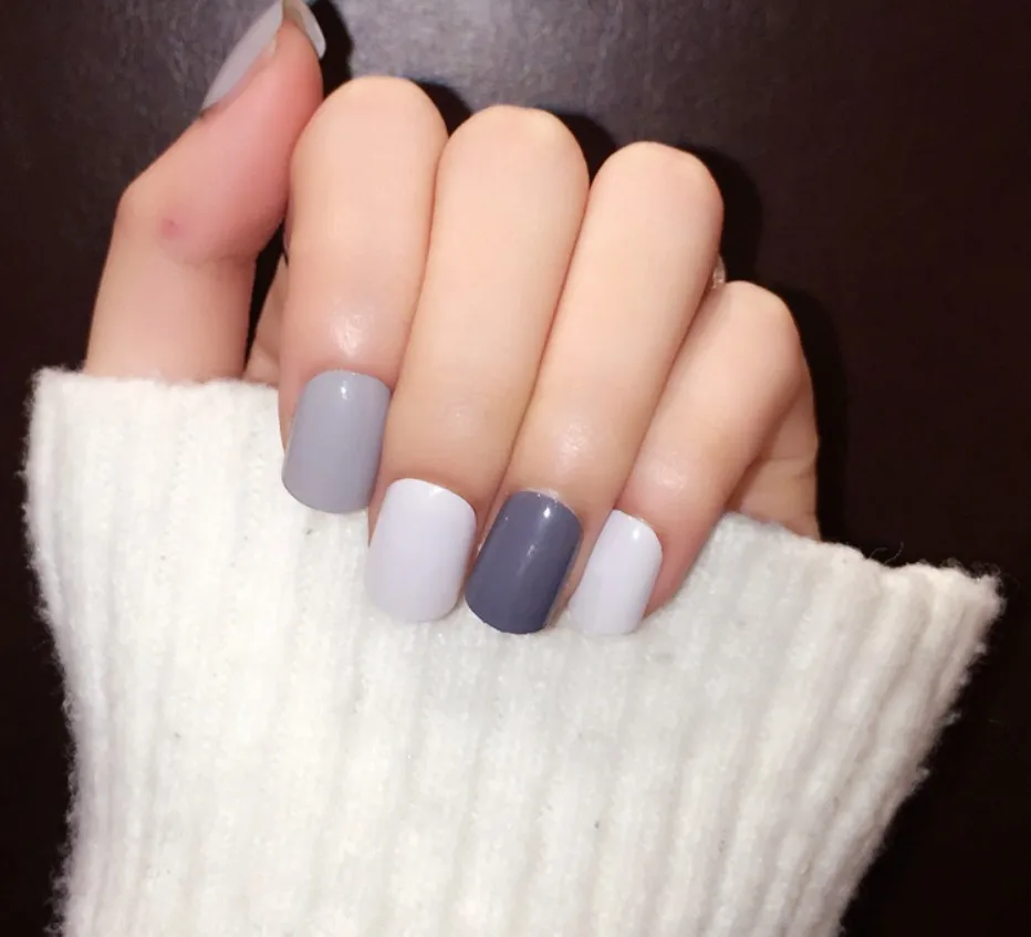 New Cute Designed Fake Nails 24 Pcs Short Oval Full Artificial Nail Tips Grey BLue White Style with Glue Sticker | Красота и здоровье