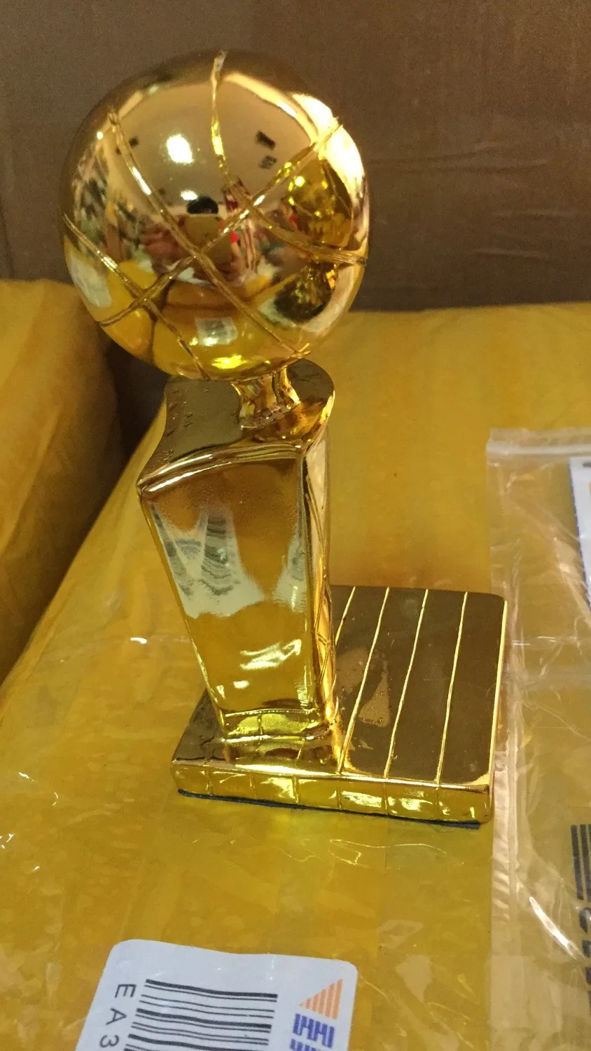 Ларри О 'Брайен трофей Америка баскетбольная лига награда болельщиков подарок