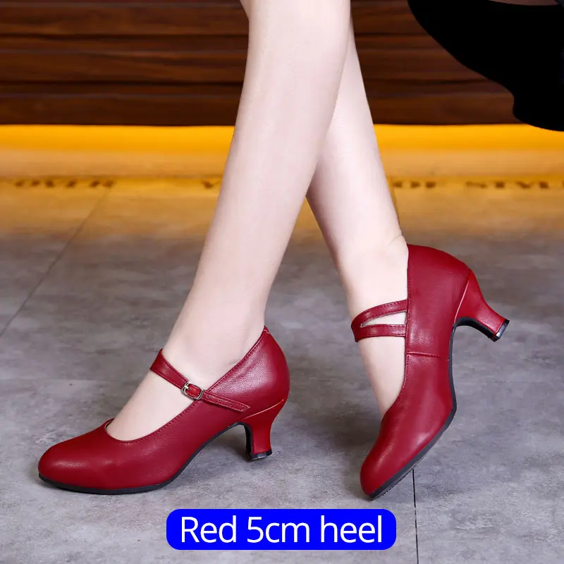 Red 5cm heel Женская обувь для латинских танцев из натуральной кожи; Цвет черный, красный; обувь для сальсы на высоком каблуке 5,5 см; Современная обувь для танцев на мягкой подошве для танго - Цвет: Red 5cm heel