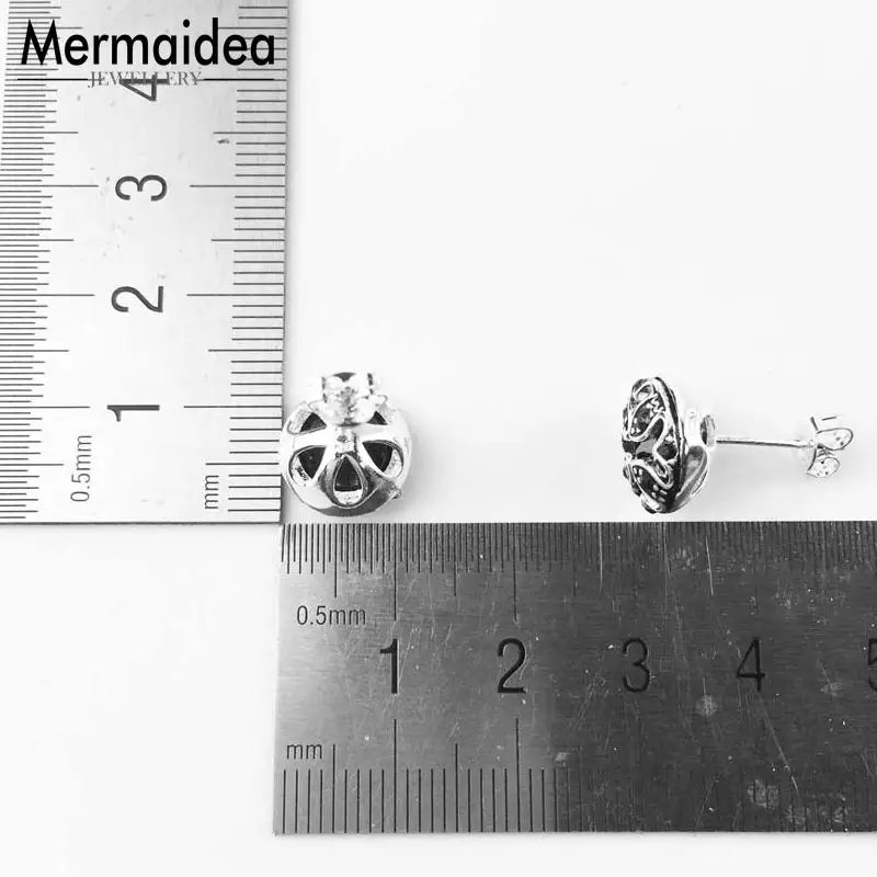 Серьги-гвоздики в виде Черного Лотоса с кристаллами из циркония модное ювелирное