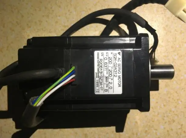 

AC Servo Motor SGM-08V312 USED & TESTED WORKING