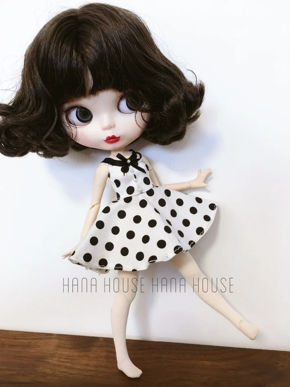 1 шт. белое платье в горошек черная сумка на цепочке для кукол Blyth Licca