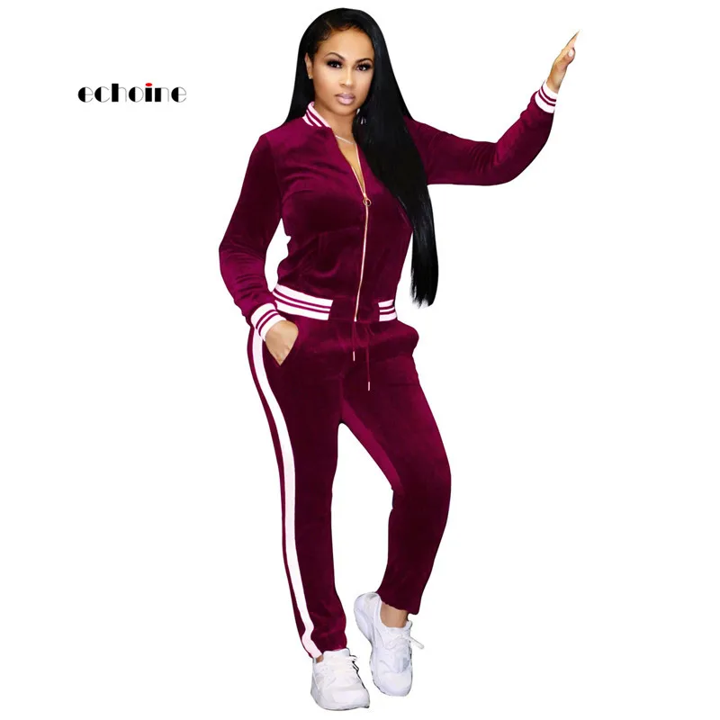 

Костюм спортивный женский бархатный из 2 предметов, на молнии, с карманами и длинными рукавами