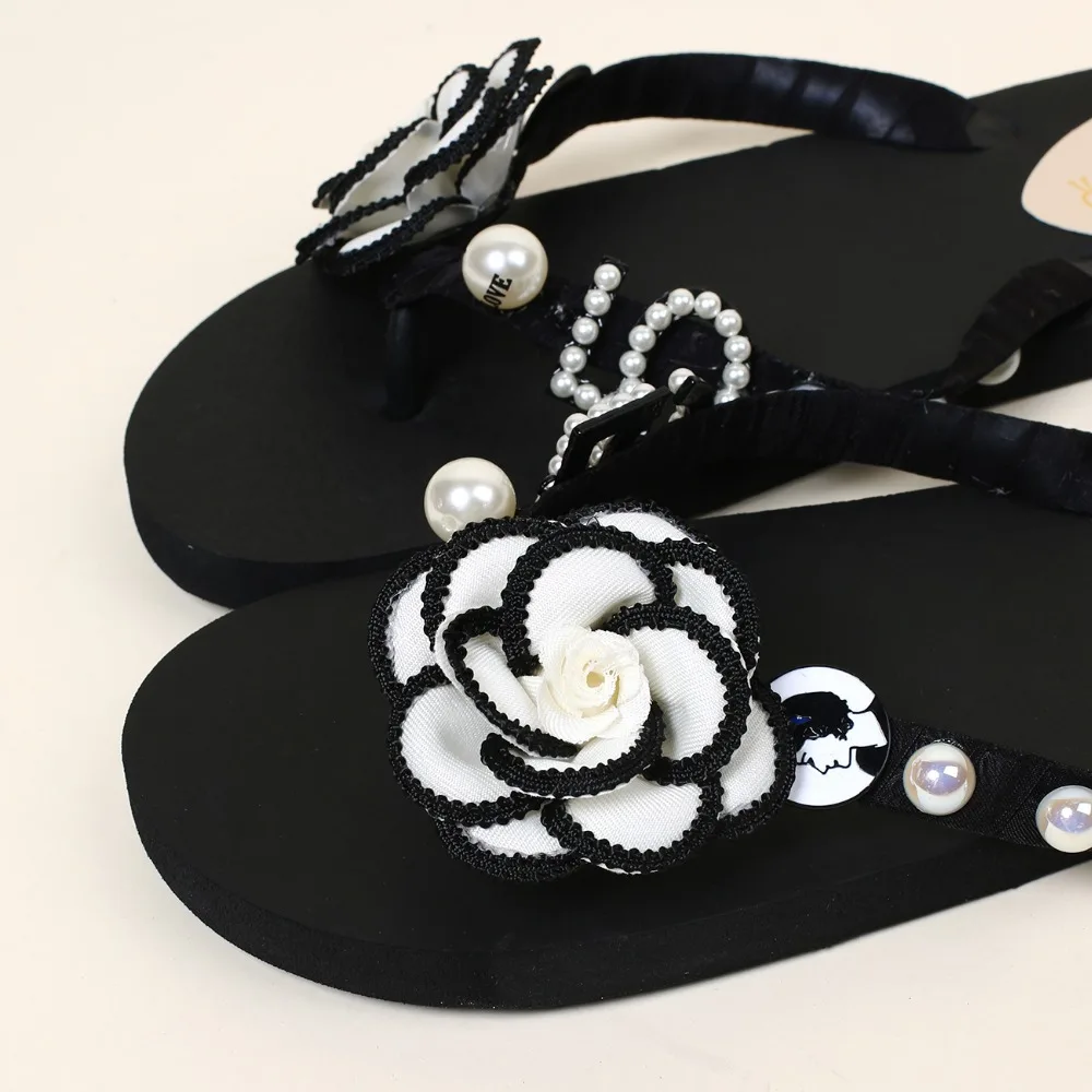 Женские повседневные Вьетнамки с цветком камелии черные и белые пляжные