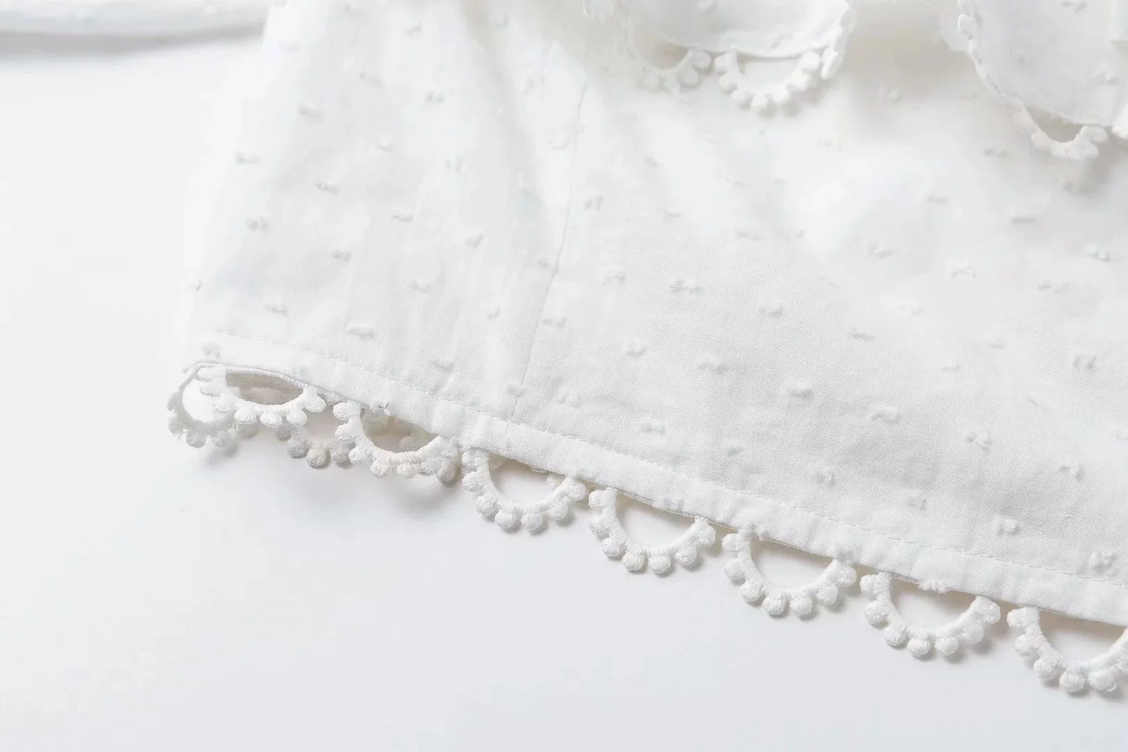 Винтажное платье с открытыми плечами и белой вышивкой комплект из двух предметов