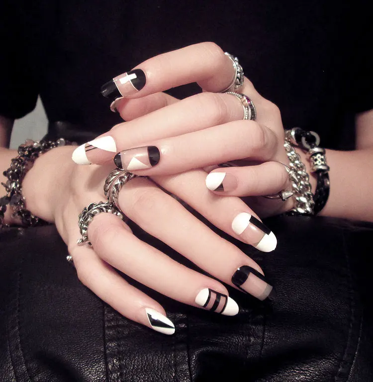 Магазин товаров для ногтей 24 шт. модные длинные полоски накладных (не содержит