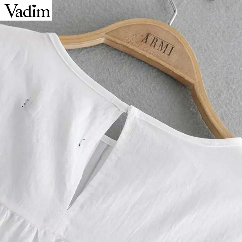 Vadim women hollow out embroidery white blouse short sleeve see through pleated shirts female casual cute tops blusas DA290 |
