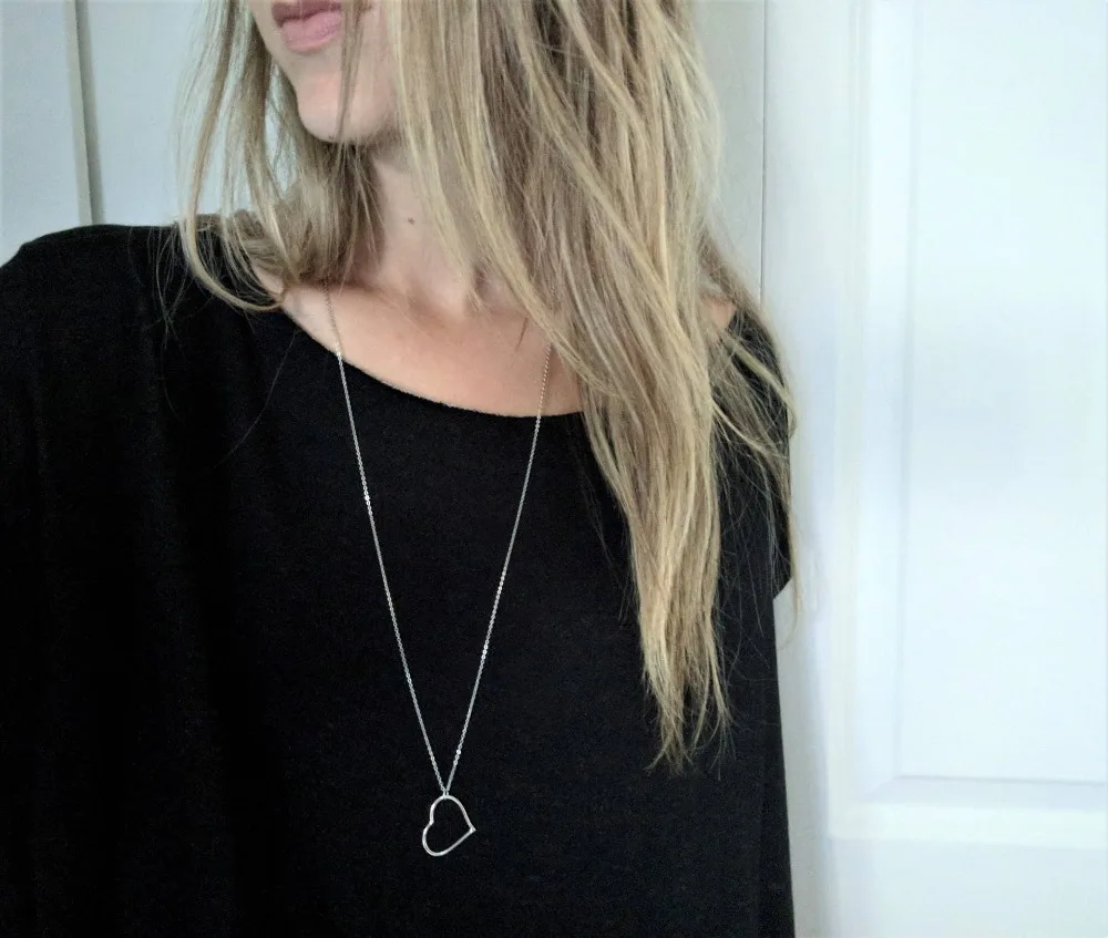 

Tenande Simple Style 2 Colors Long Sweater Chain Love Hearts Necklaces Pendants for Women Girl Valentine's Day Gifts Colar