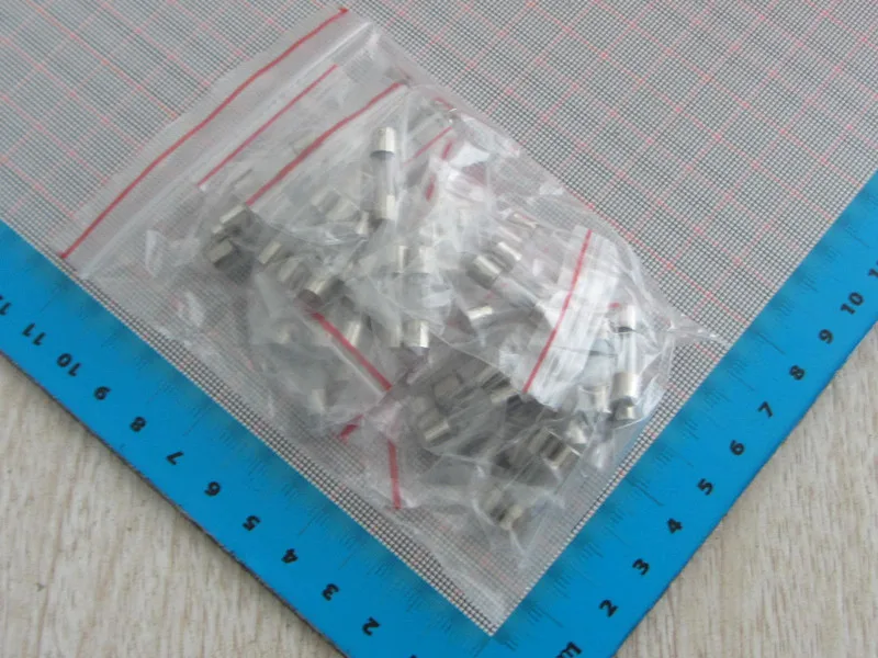 

Бесплатная доставка, 50 шт./лот, набор стеклянных предохранителей высокого качества 5*20 мм, 250 В, набор предохранителей 10 значений * 5 шт., стеклянный предохранитель 0,5/1/2/3/4/6/7/8/10/15А