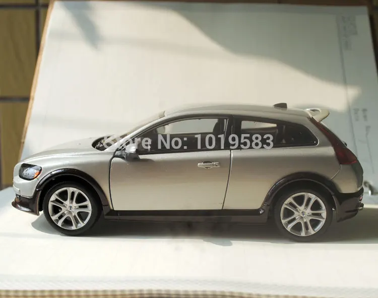 WELLY 1/24 масштабная модель автомобиля игрушки VOLVO C30 литая металлическая модель автомобиля игрушка для подарка/детей/коллекции