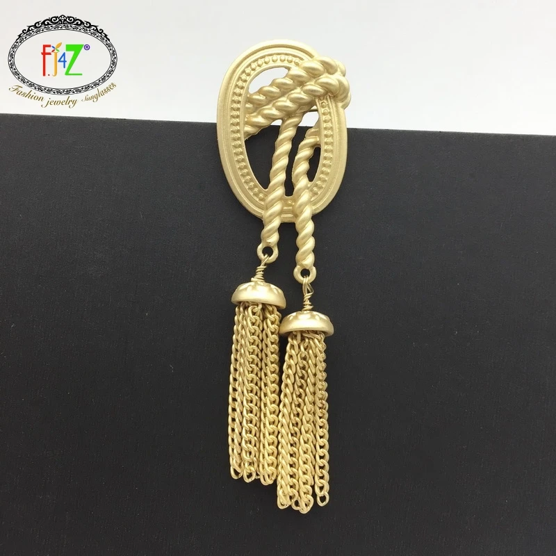 F.J4Z New Fashion Trending Tassel Pendant Pins Matted Gold Color Pattern Women Brooch Jewelry for Coats Bijoux | Украшения и