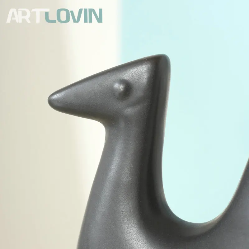 Черная керамическая фигурка кошки матовый белый цвет верблюд для дома