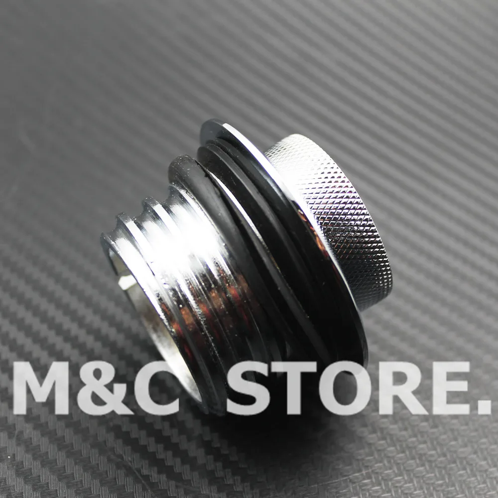 Крышка для топливного бака хромированная выдвижная с винтовым креплением