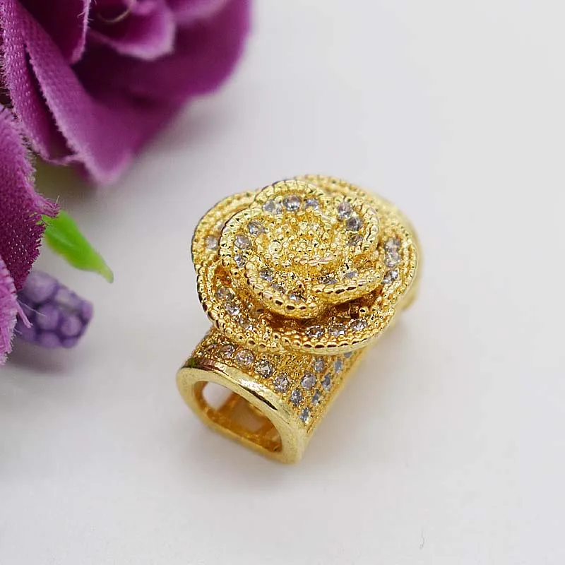 Ювелирные изделия one pca покрытые узлами белого и желтого цветов для