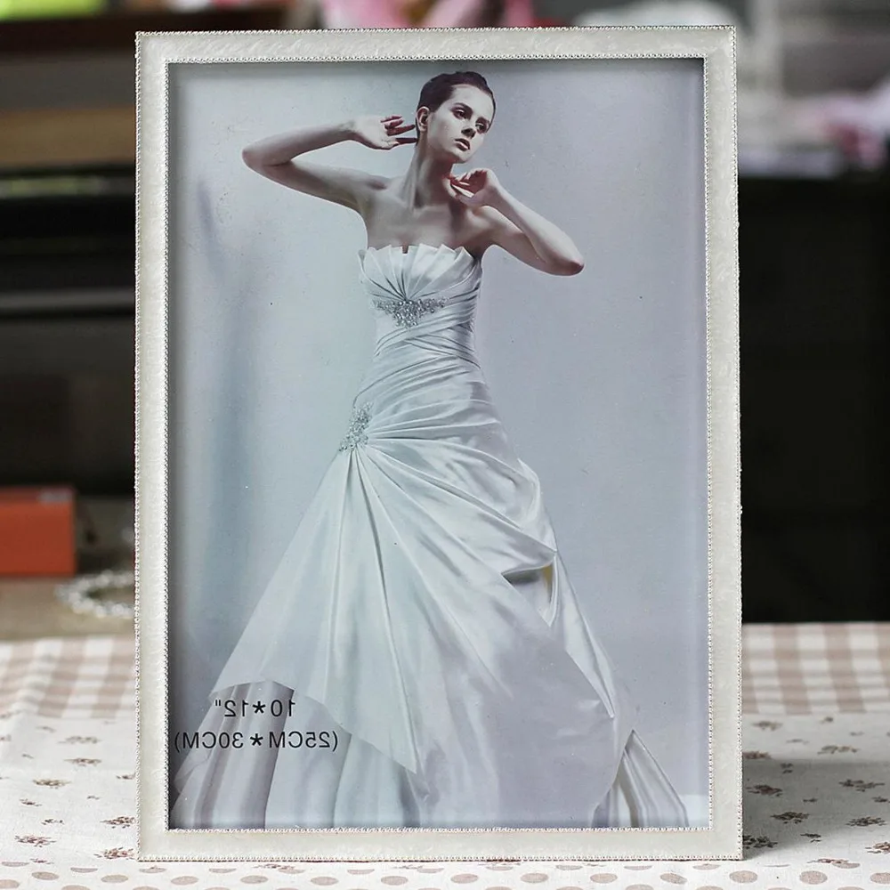 

Classic Metal Picture Frame with Silver Plated for Home Decoration MPF077