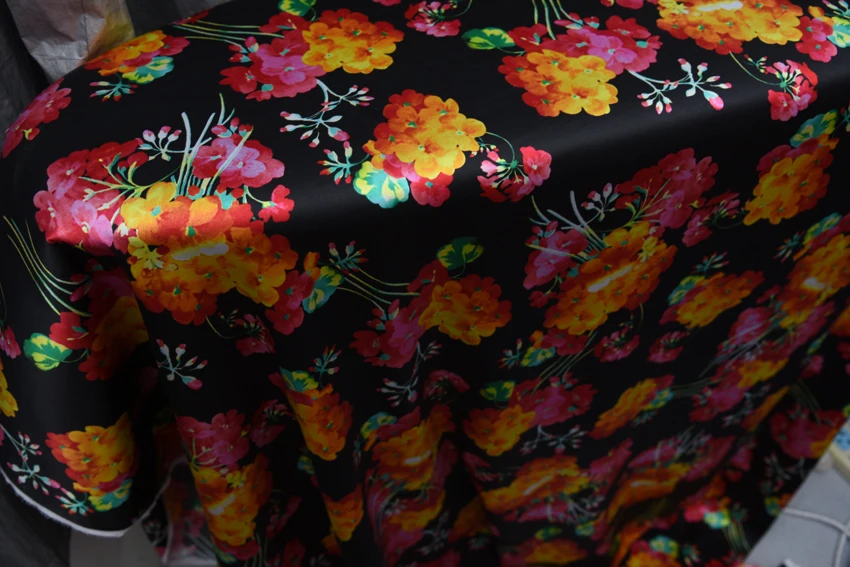 

0, цифровая печать, Шелковый стрейч, сатин, фейерверк, огненный, ширина 1,08 метров, 109 юаней за метр