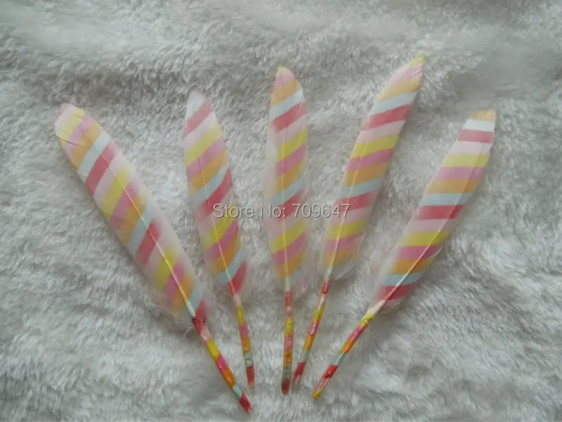 

Veertjes! Pluma! Goose !50PCS/LOT!10-13CM long Rainbow Duck Cochettes Feathers,Print Duck Loose Wing feathers,