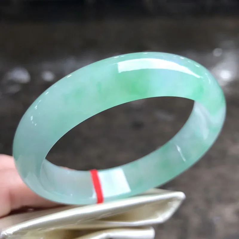 

Zheru Jewelry Pure Natural Jadeite Bracelet Noble 54-62mm Double Color Princess Bracelet A Class A National Certificate