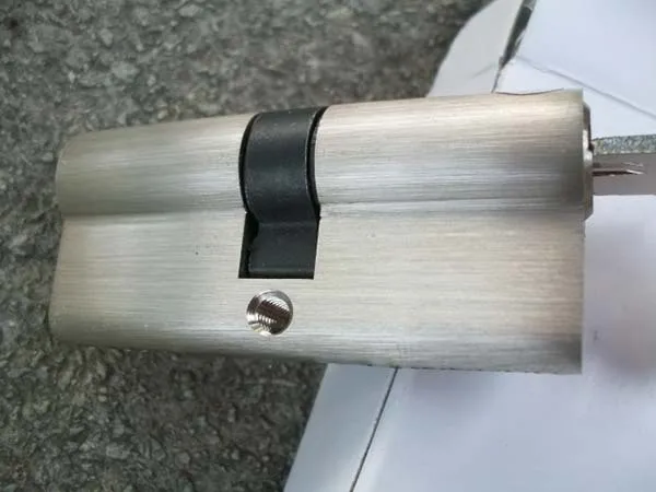 Новый латунный цилиндр дверного замка одинарный 70 мм атласный никель KF194 |