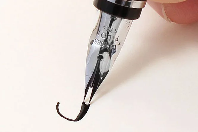 Ручка перьевая PILOT оригинальная подвеска в виде подкола лампа FE 25SR 14k золотистая