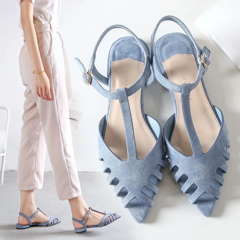 Сандалии гладиаторы с острым носком вырезами Т образным ремешком пряжкой сзади