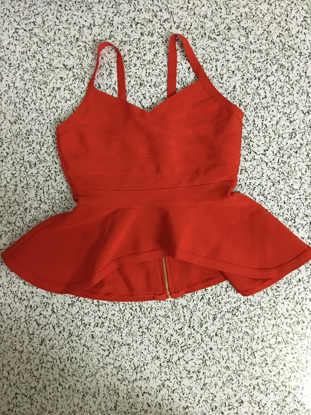 Женский трикотажный топ с оборками черный синий бежевый или красный на