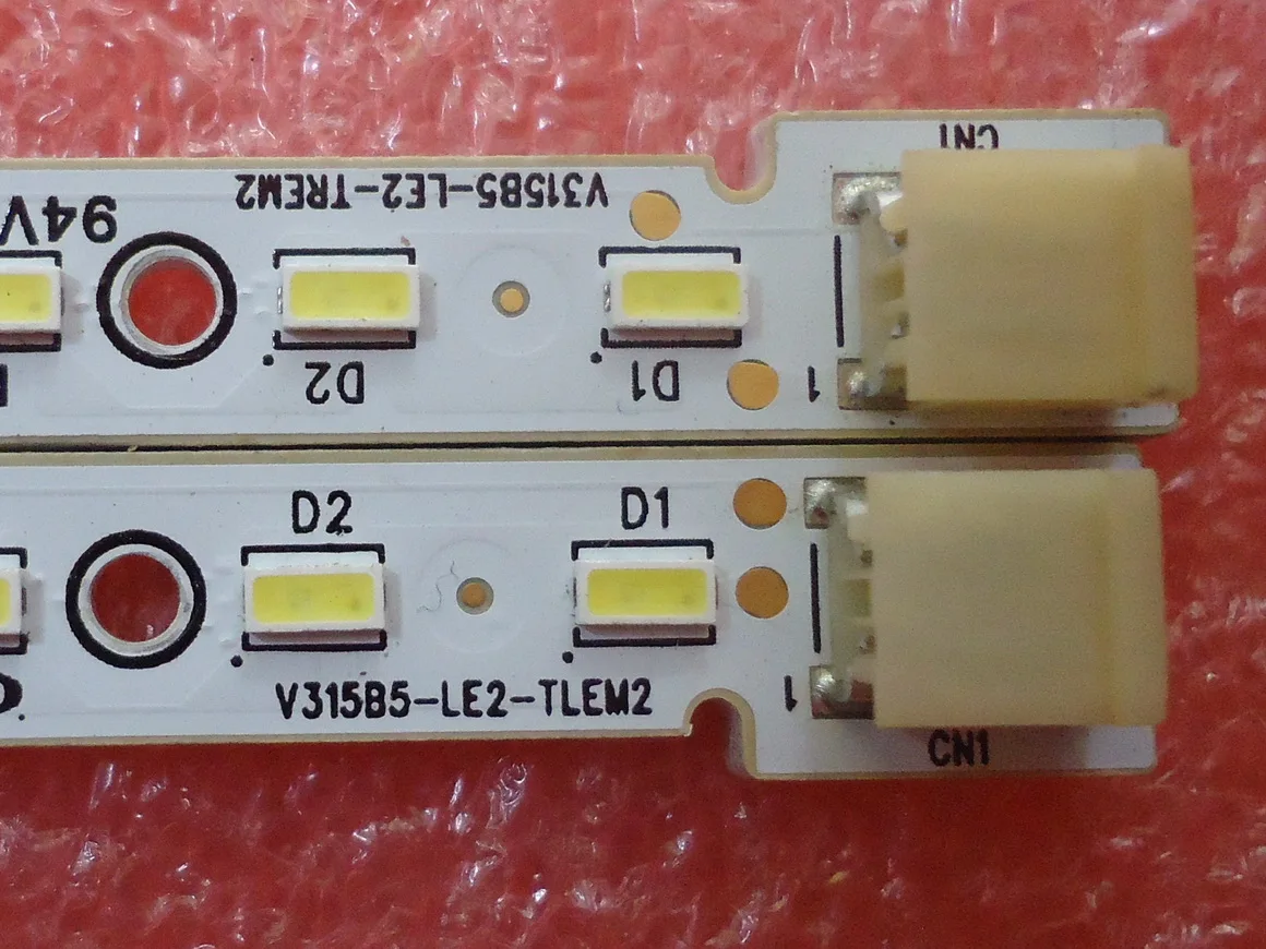 

V315B5-LE2-TLEM2 V315B5-LE2-TREM2 Article lamp 1piece=48LED 360MM