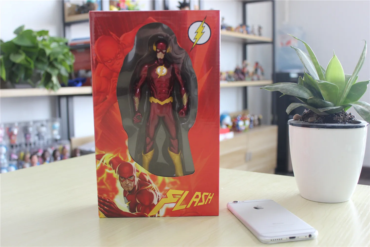 Экшн фигурки супергероев из ПВХ красное золото 20 см 1 шт. DC Comics Лига