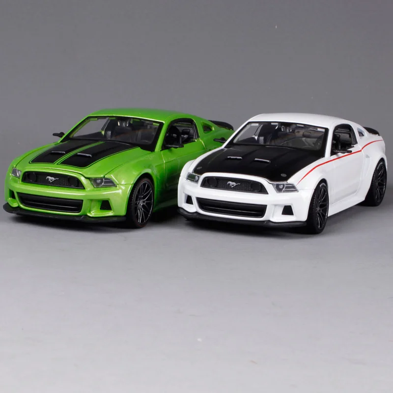 Модель автомобиля Maisto 1:24 2014 FORD MUSTANG STREET RACER литая игрушечная новая в коробке